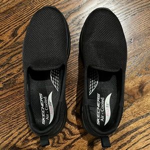 Sketchers Go Walk Slip Ons